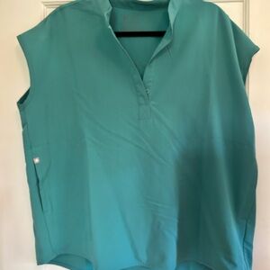 Figs Rafeala scrub top hydragreen